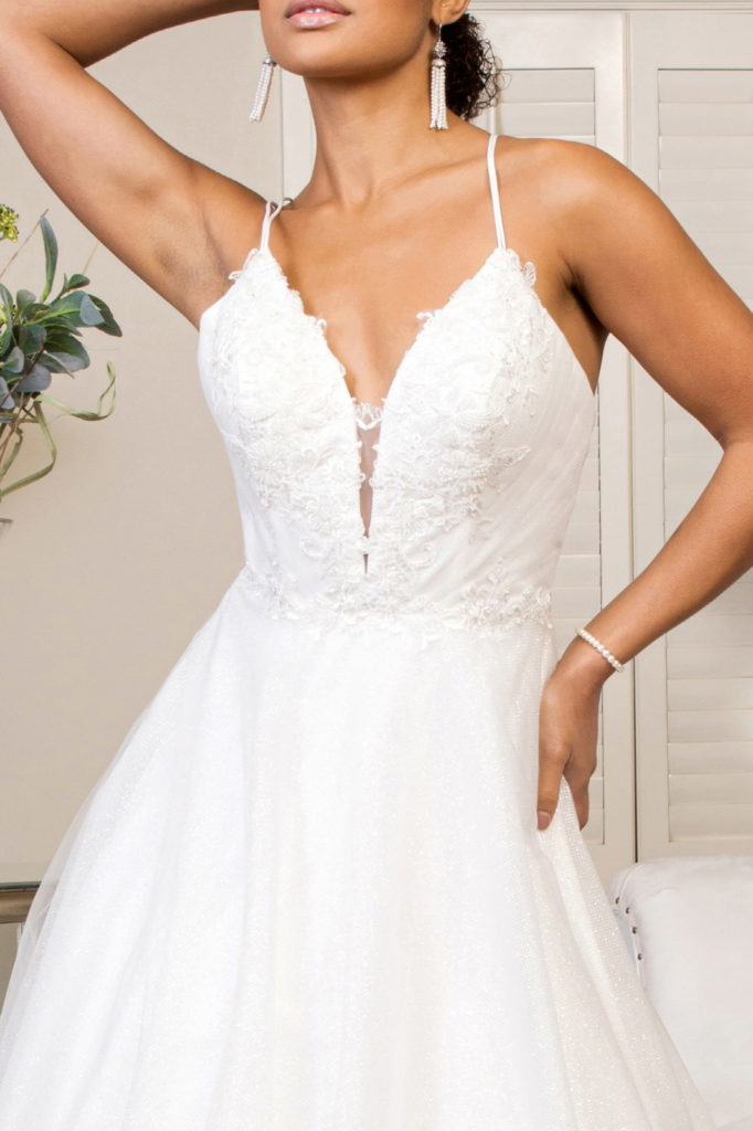 Vestido de novia con corset bordado y escote corazón